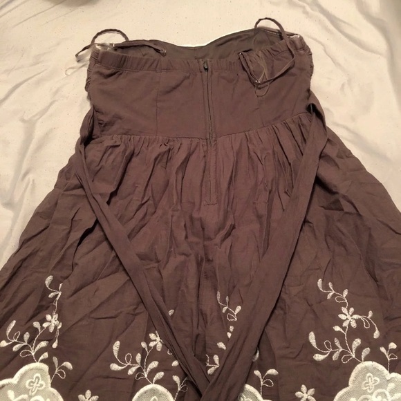 Spring dress - Picture 2 of 2